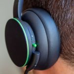 how to use headphones with Xbox One